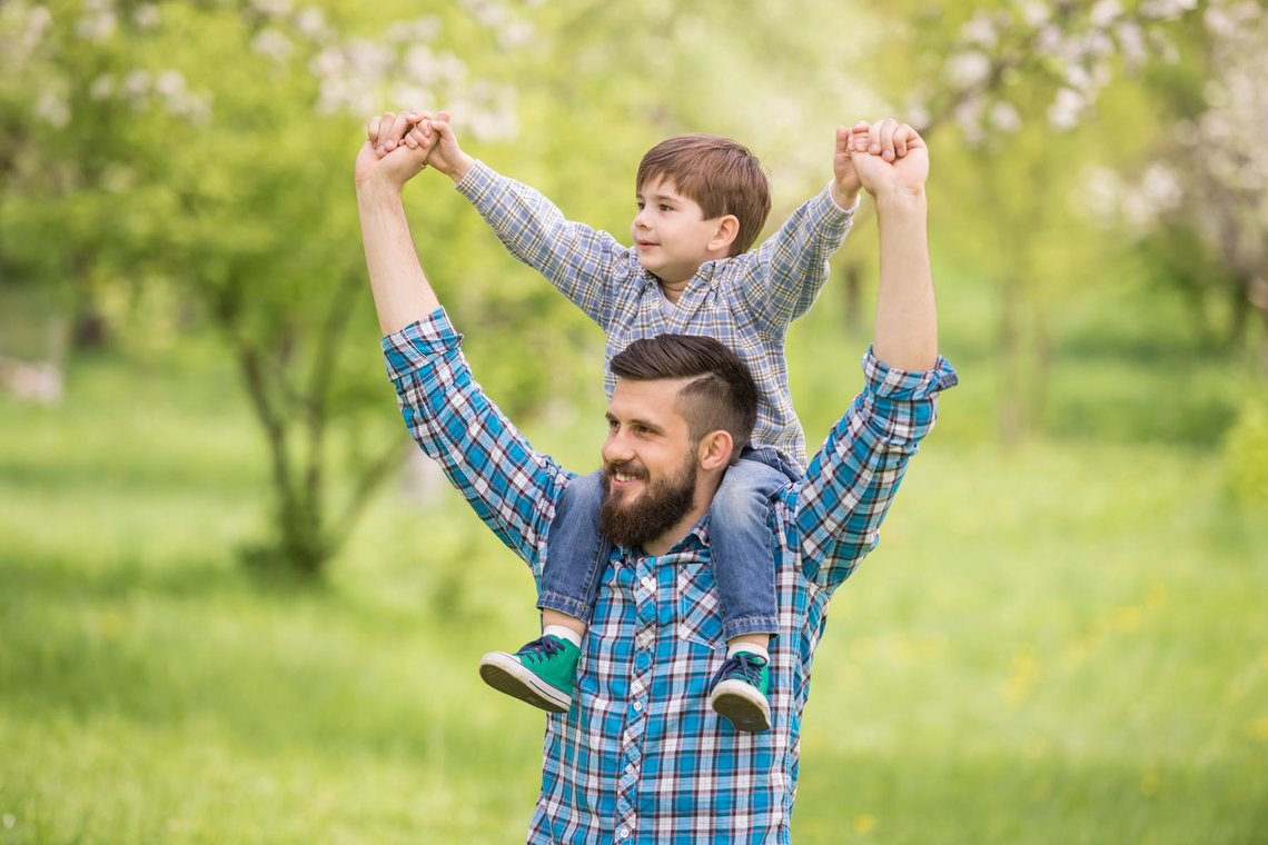 Zeit für uns: Papa mit Sohn genießen die Vater-Kind-Kur auf Gut Holmecke